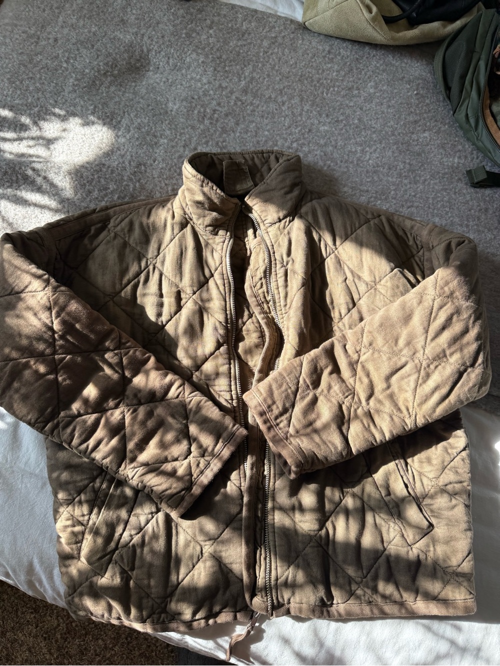 GAP Quilted Jacket in Taupe